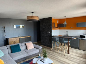 Appartement dernier étage, balcon, parking gratuit !